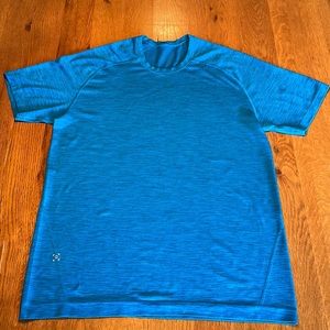 Lululemon Metal Vent Tech 1.0 short sleeve medium